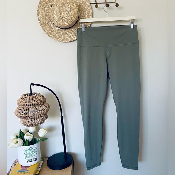 Everlane The Perform Legging - Picture 2 of 4